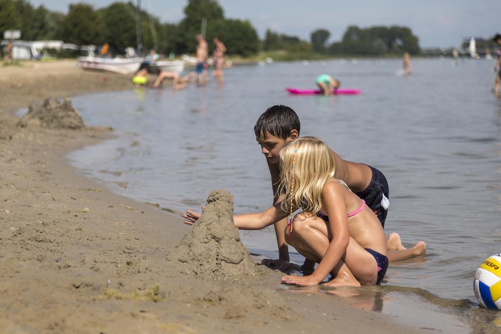 Oostappen Vakantiepark Riviera Beach บิดดิงฮุยเซน ภายนอก รูปภาพ